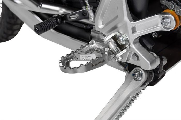 "Works" long-distance foot pegs for Yamaha Tenere 700 / World Raid