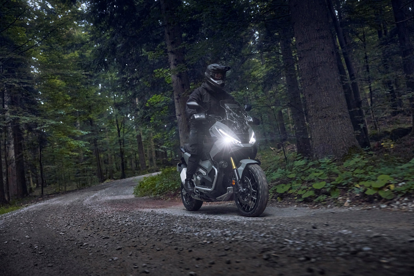 25YM Honda X-ADV 750