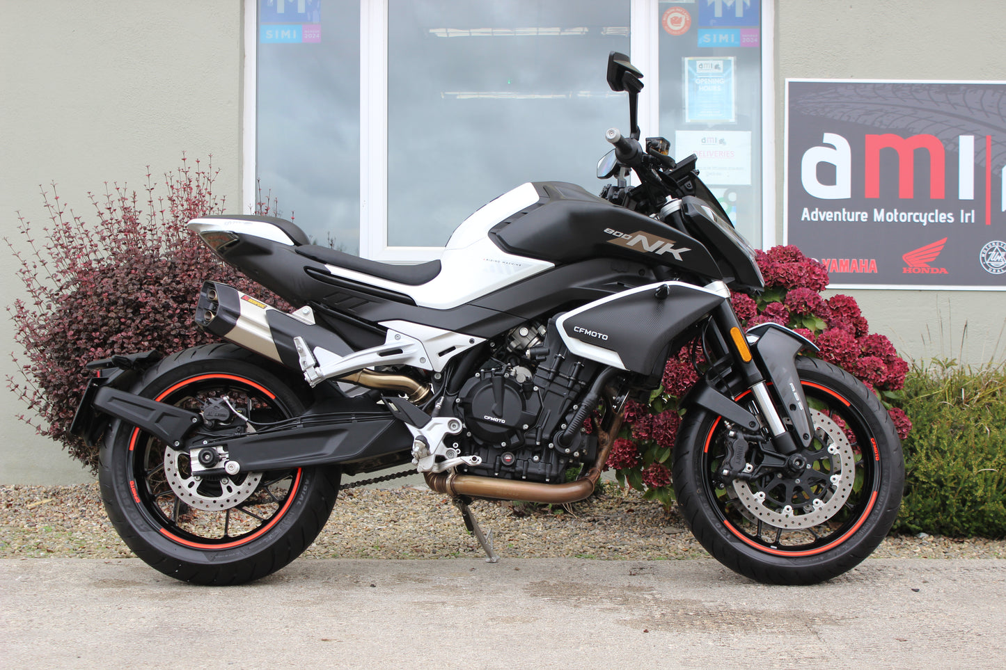 2024 CFMOTO 800 NK Advanced