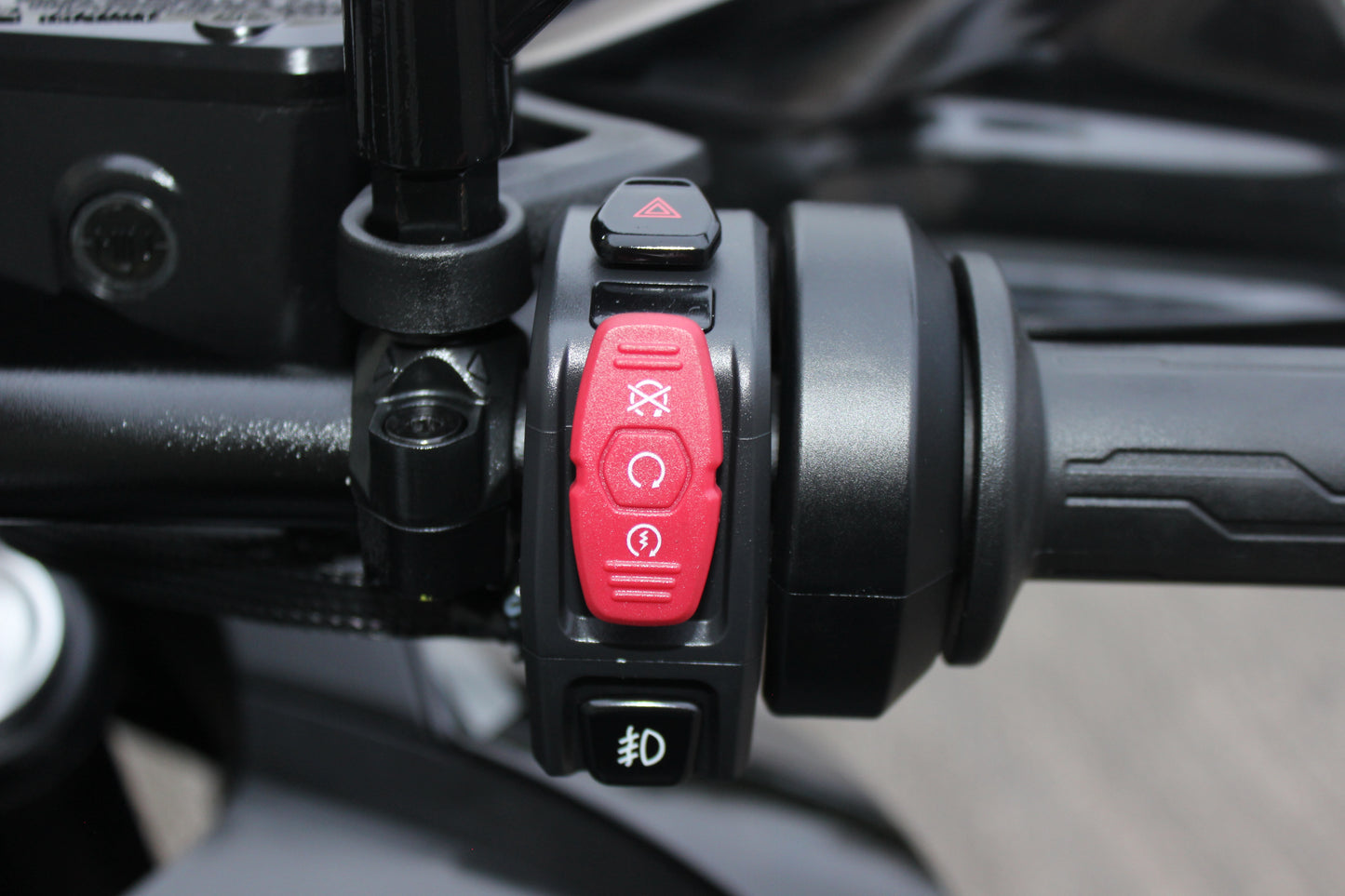 2025 CF MOTO 800 MT Explore