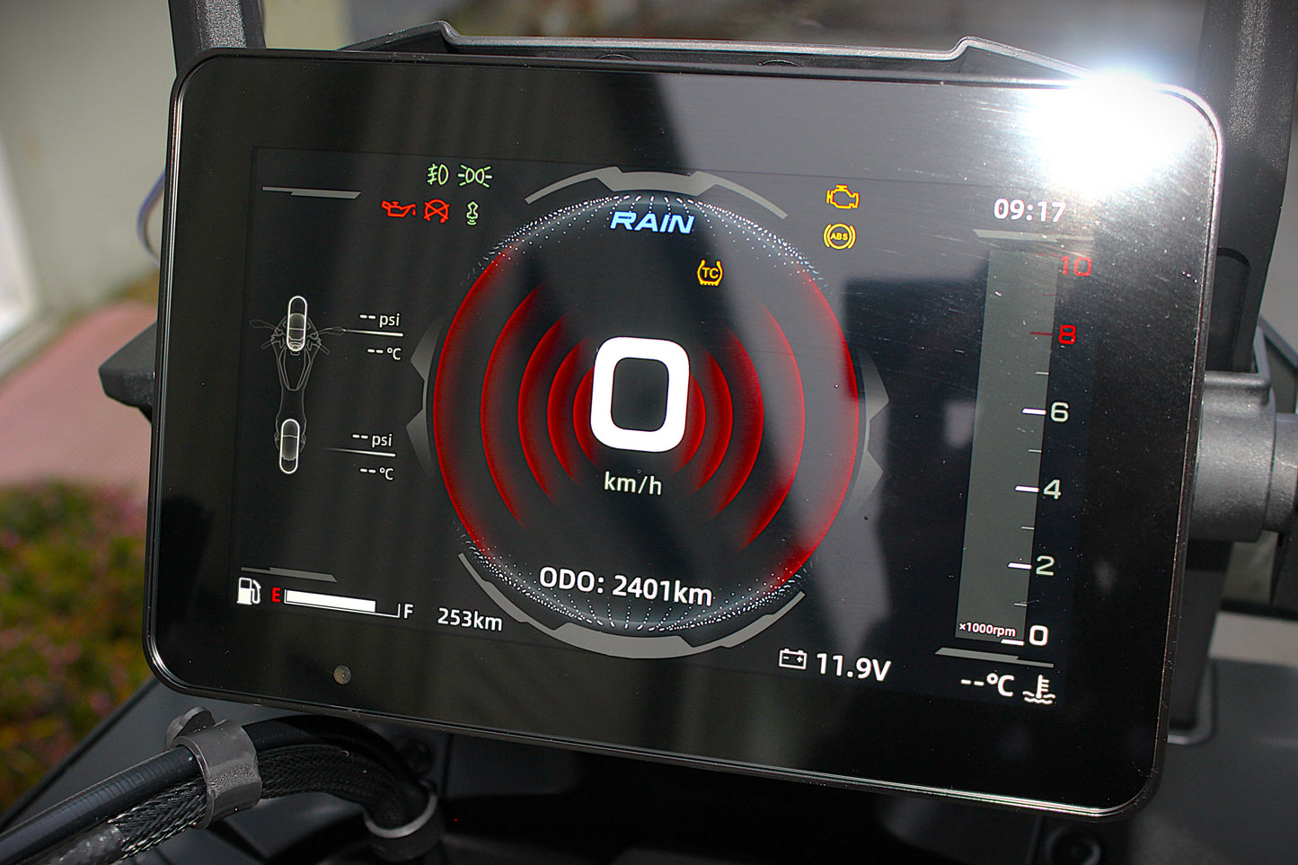 2025 CF MOTO 800 MT Explore