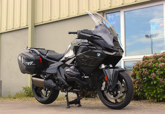 2025 BMW R1300 RT Triple Black