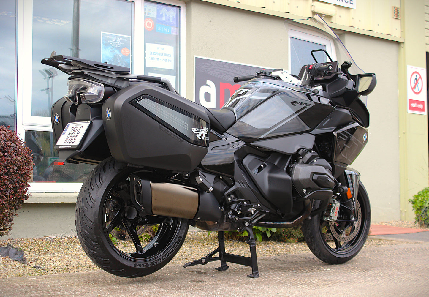 2025 BMW R1300 RT Triple Black
