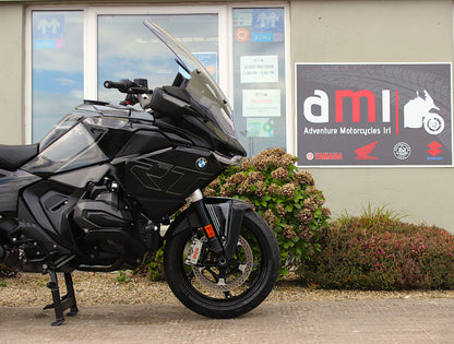 2025 BMW R1300 RT Triple Black