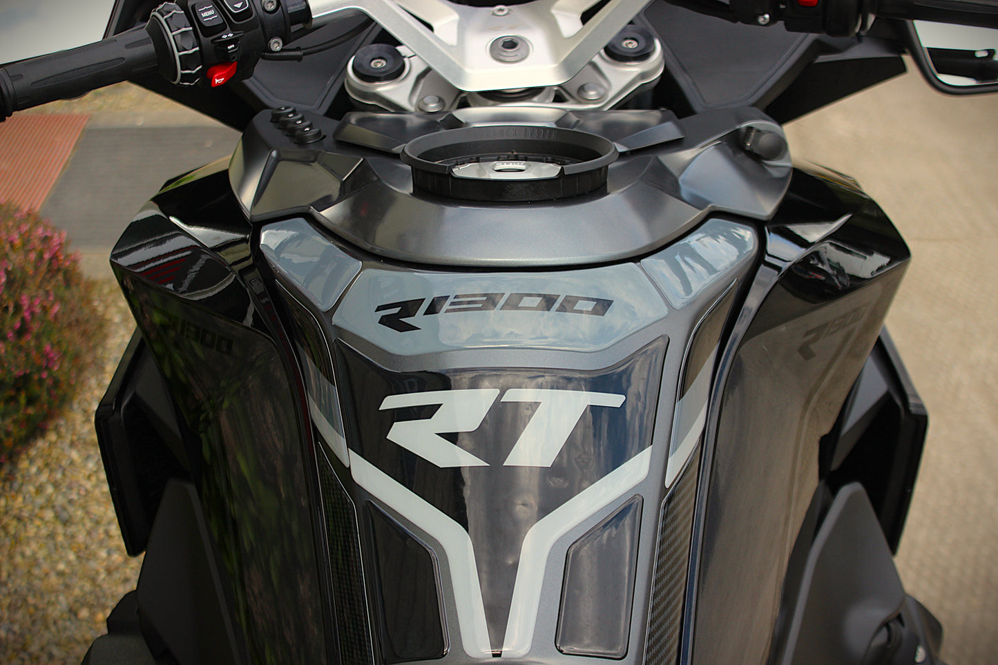 2025 BMW R1300 RT Triple Black